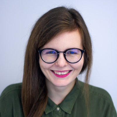 Performics-dominika-pracna